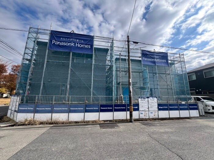 物件外観写真2　(建築中)