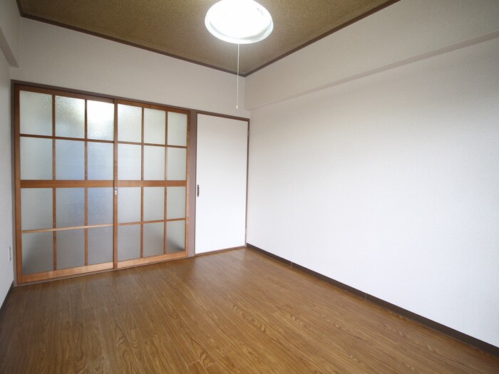 物件内観写真8　(居室)