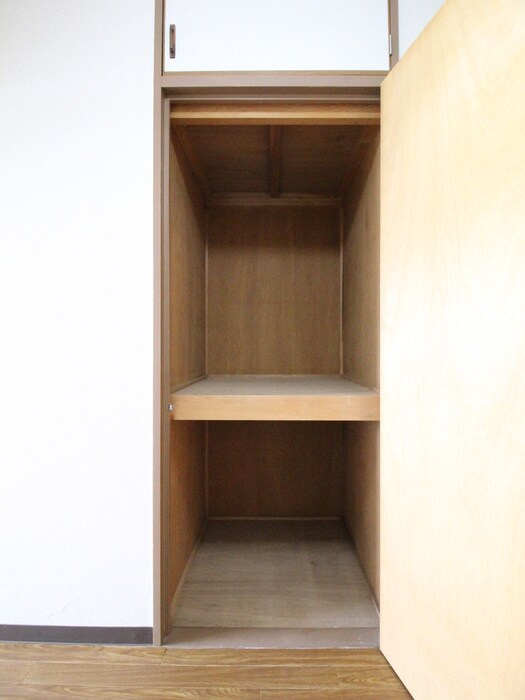 物件内観写真12　(収納)