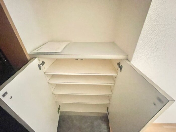 物件内観写真14　(靴箱)