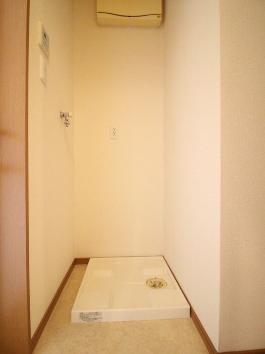 物件内観写真17　(洗濯機置場)