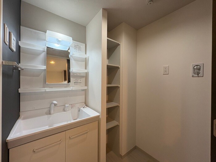 物件内観写真13　(洗面)