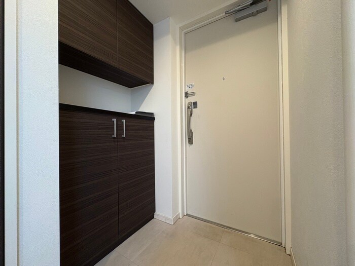 物件内観写真16　(玄関)