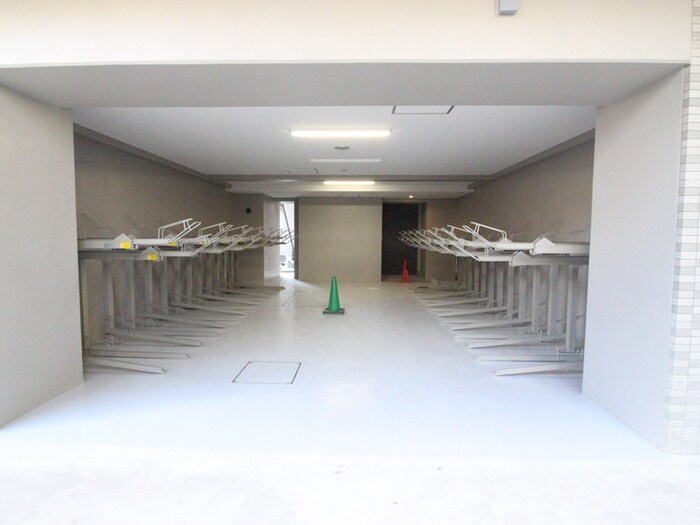 物件外観写真3　(駐輪場)