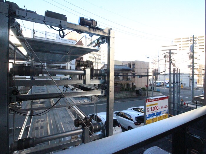 物件内観写真11　(室内からの展望)