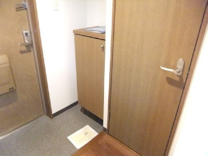 物件内観写真15　(靴箱)