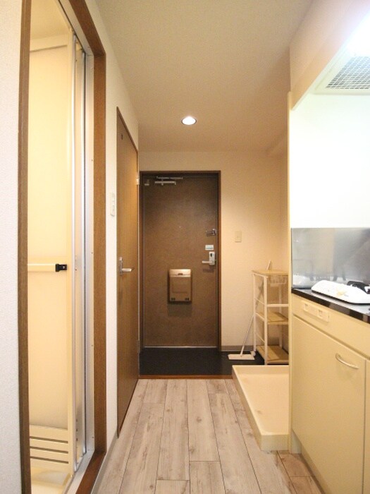 物件内観写真16　(玄関)