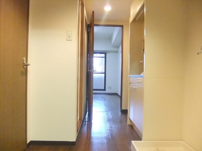 物件内観写真20　(廊下)