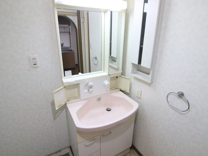 物件内観写真12　(洗面)