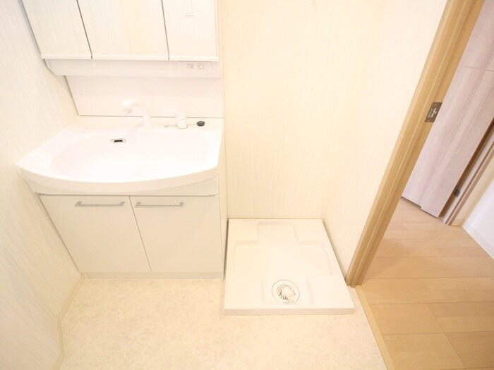 物件内観写真13　(洗濯機置場)