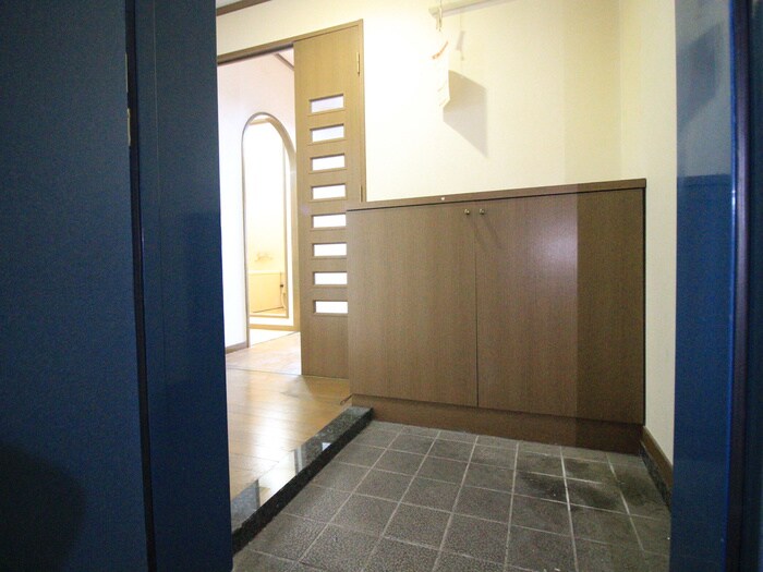 物件内観写真15　(玄関)