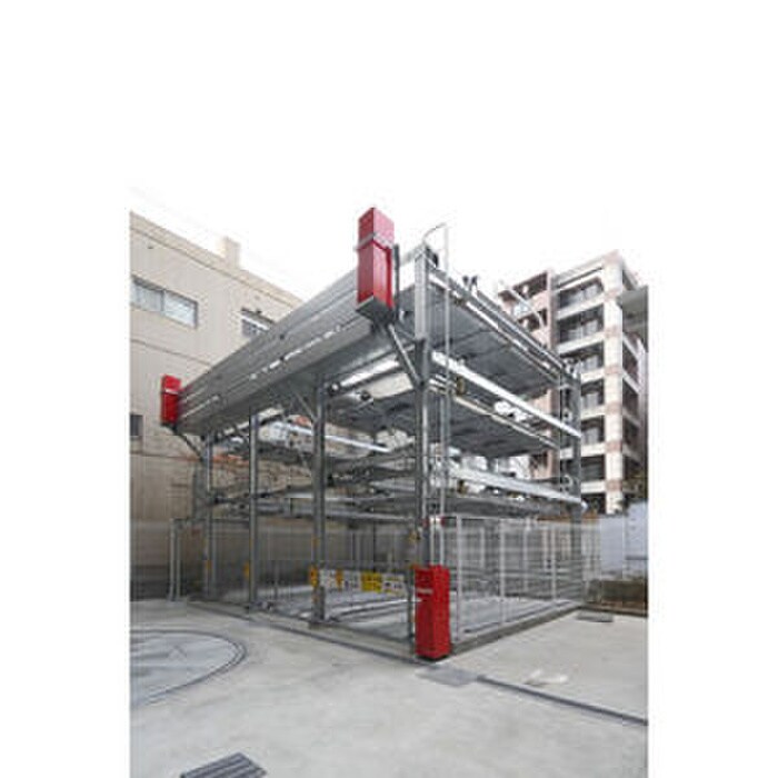 物件外観写真5　(駐車場)