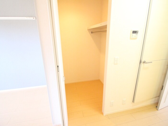 物件内観写真12　(収納)