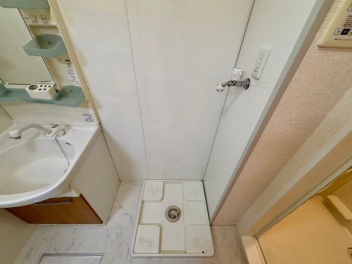 物件内観写真18　(洗濯機置場)