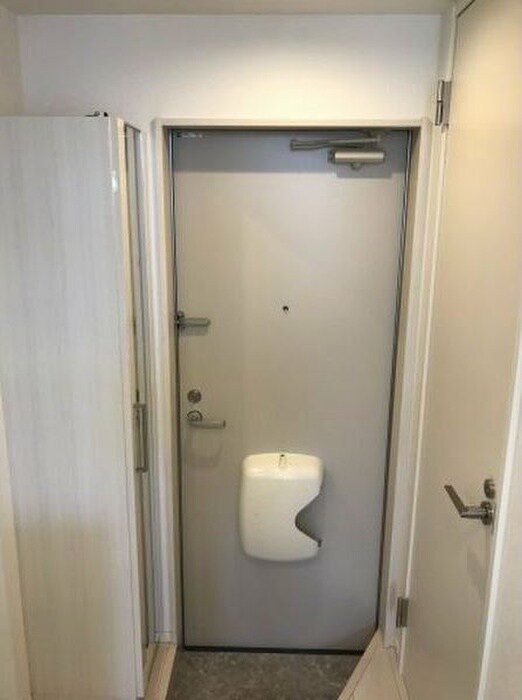 物件内観写真12　(玄関)