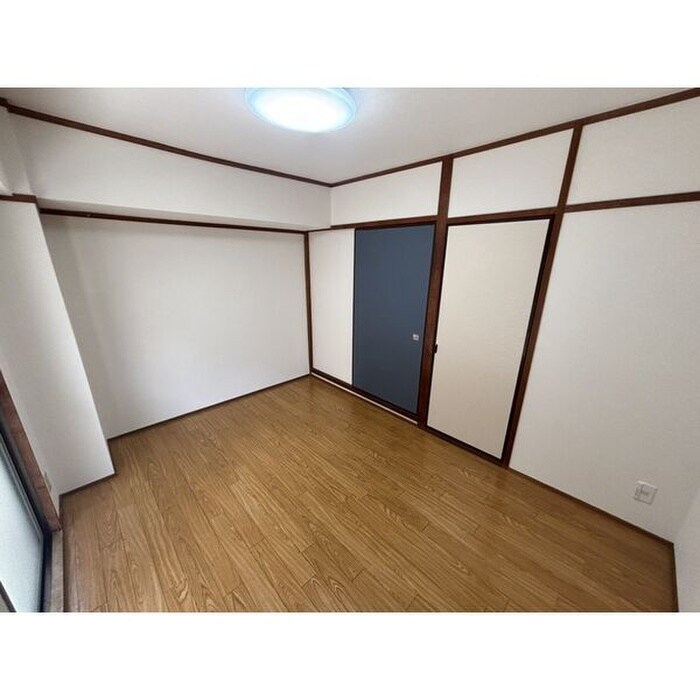物件内観写真4　(居室)