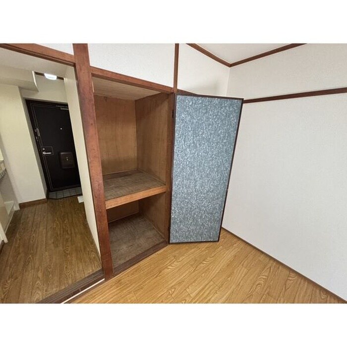 物件内観写真6　(収納)