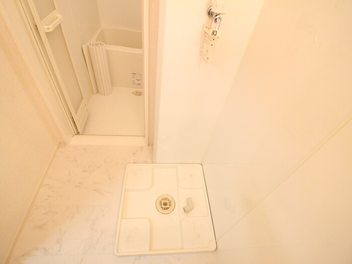 物件内観写真13　(洗濯機置場)