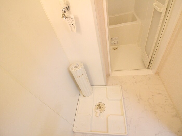 物件内観写真13　(洗濯機置場)