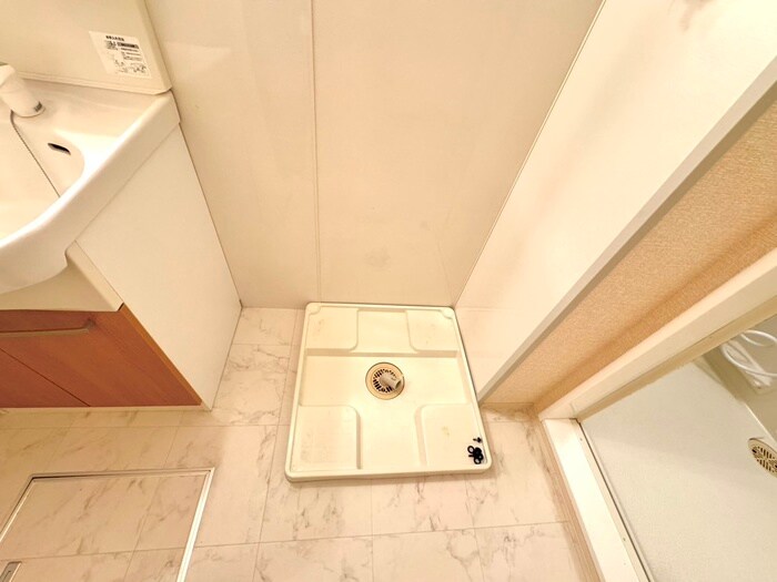 物件内観写真14　(洗濯機置場)