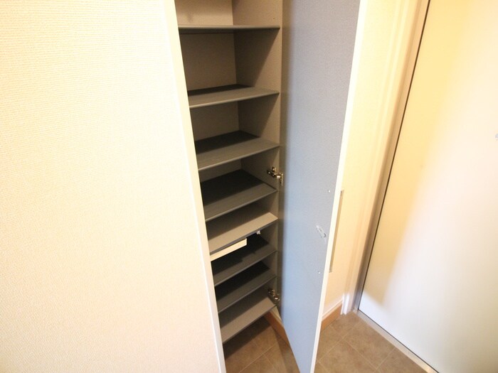 物件内観写真17　(靴箱)