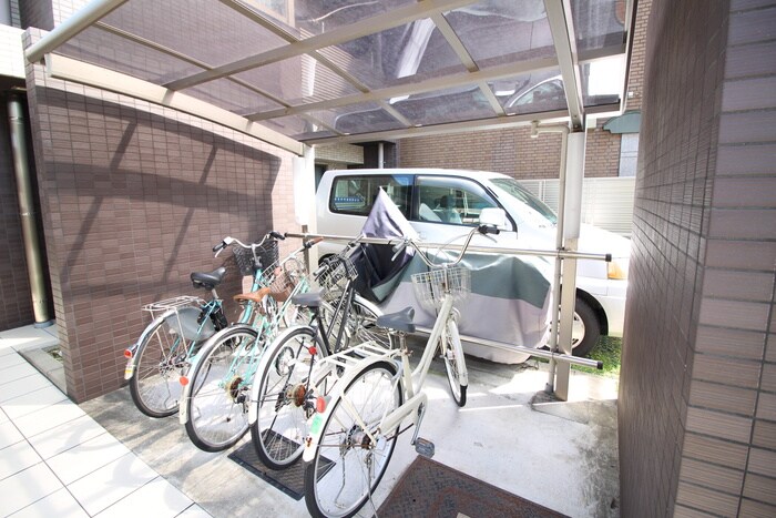 物件外観写真5　(駐輪場)