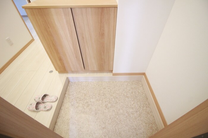 物件内観写真17　(玄関)