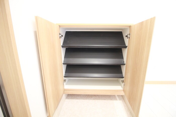 物件内観写真18　(靴箱)