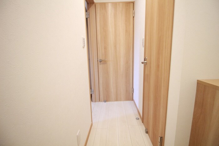 物件内観写真18　(廊下)