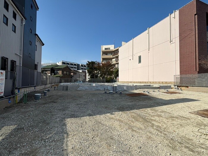 物件外観写真6　(建築中)