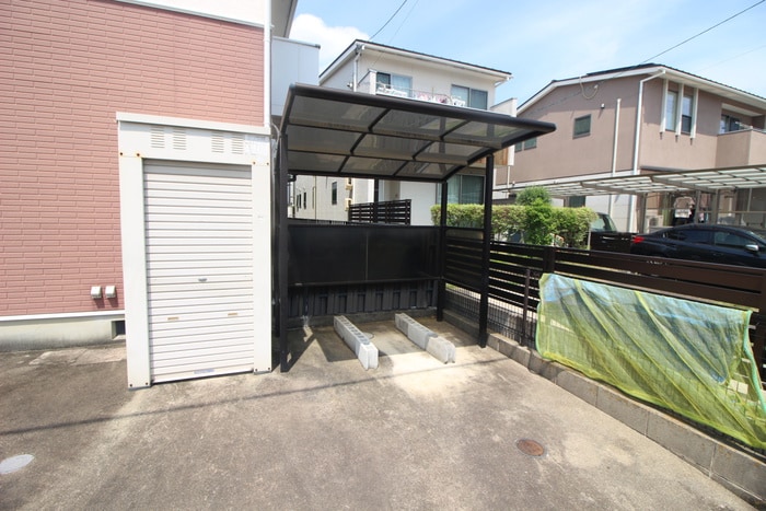 物件外観写真5　(駐輪場)