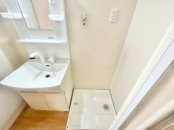 物件内観写真17　(洗濯機置場)