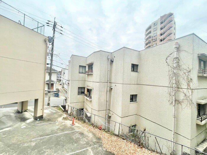 物件内観写真22　(室内からの展望)