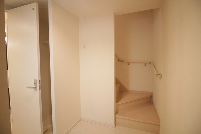 物件内観写真18　(廊下)