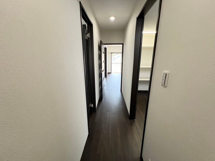 物件内観写真18　(廊下)