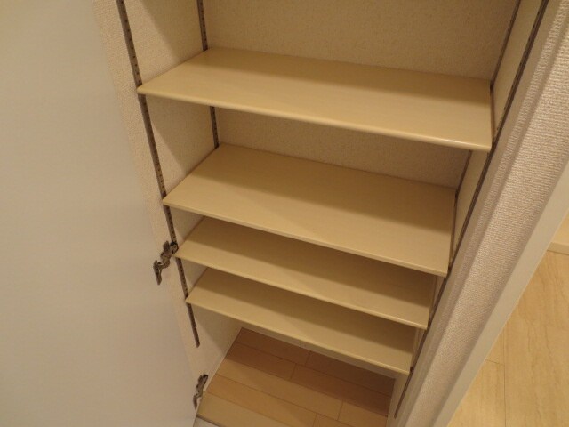 物件内観写真8　(靴箱)