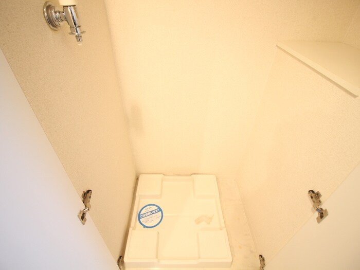 物件内観写真13　(洗濯機置場)