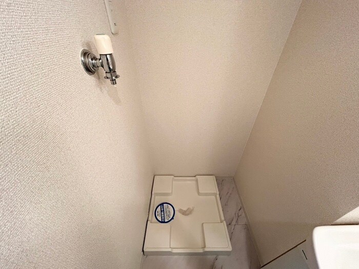 物件内観写真13　(洗濯機置場)