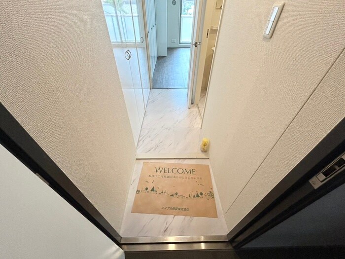 物件内観写真14　(玄関)