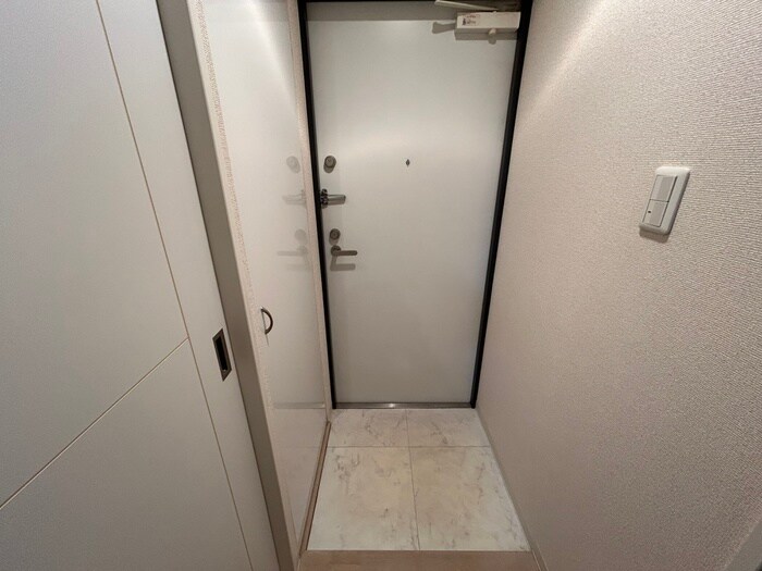 物件内観写真15　(玄関)