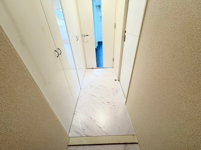 物件内観写真16　(廊下)