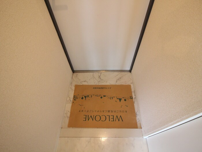 物件内観写真17　(玄関)