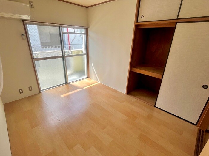 物件内観写真8　(居室)