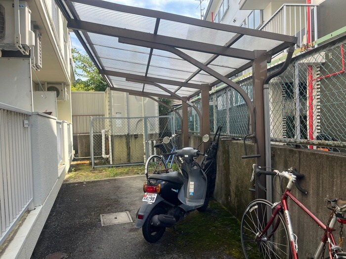 物件外観写真3　(駐輪場)