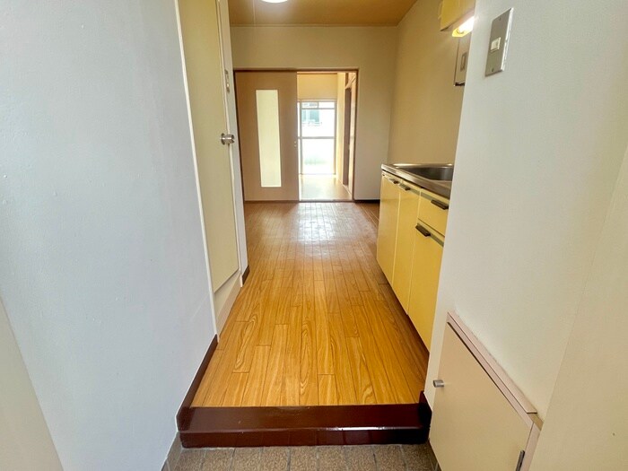 物件内観写真16　(廊下)