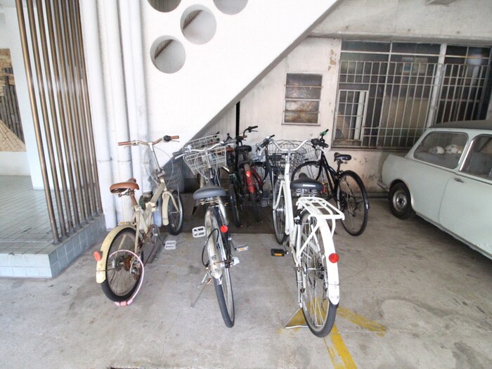 物件外観写真6　(駐輪場)