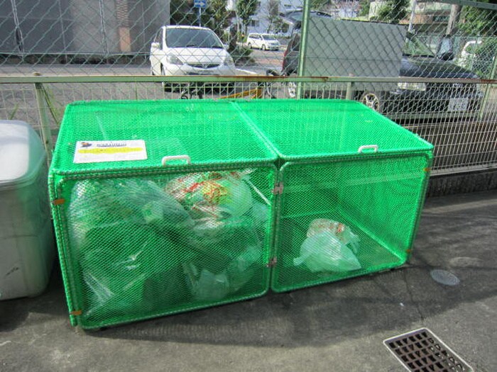 物件外観写真6　(エントランス部分)