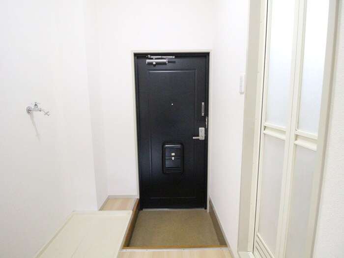 物件内観写真17　(玄関)