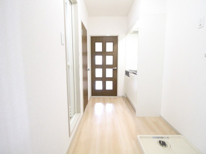 物件内観写真18　(廊下)