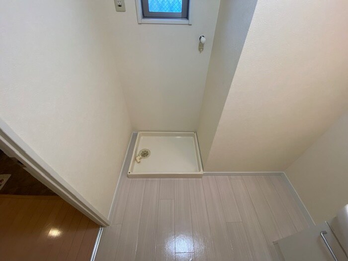 物件内観写真17　(洗濯機置場)